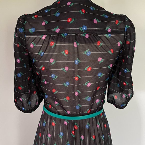 Authentic Vintage Black Floral Mid-Sleeve Pleated Dress - Picture 6 of 7